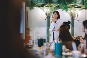 李家玫醫師受到法國高德美大藥廠的邀請，就痘痘治療的成因機轉詳細解釋