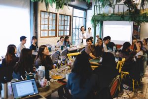 林亮辰皮膚專科診所醫師們針於講座上分享醫皮痘治療痘痘效果