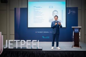 林亮辰醫師，分享JetPeel潔比爾以高壓噴射及超微米霧化注入技術