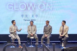 林亮辰醫師與其他專家探討舒顏萃注射相關議題