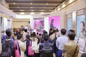 林亮辰醫師於AMWC Asia2024正式發表4D童妍針AART美學評估系統現場高朋滿座